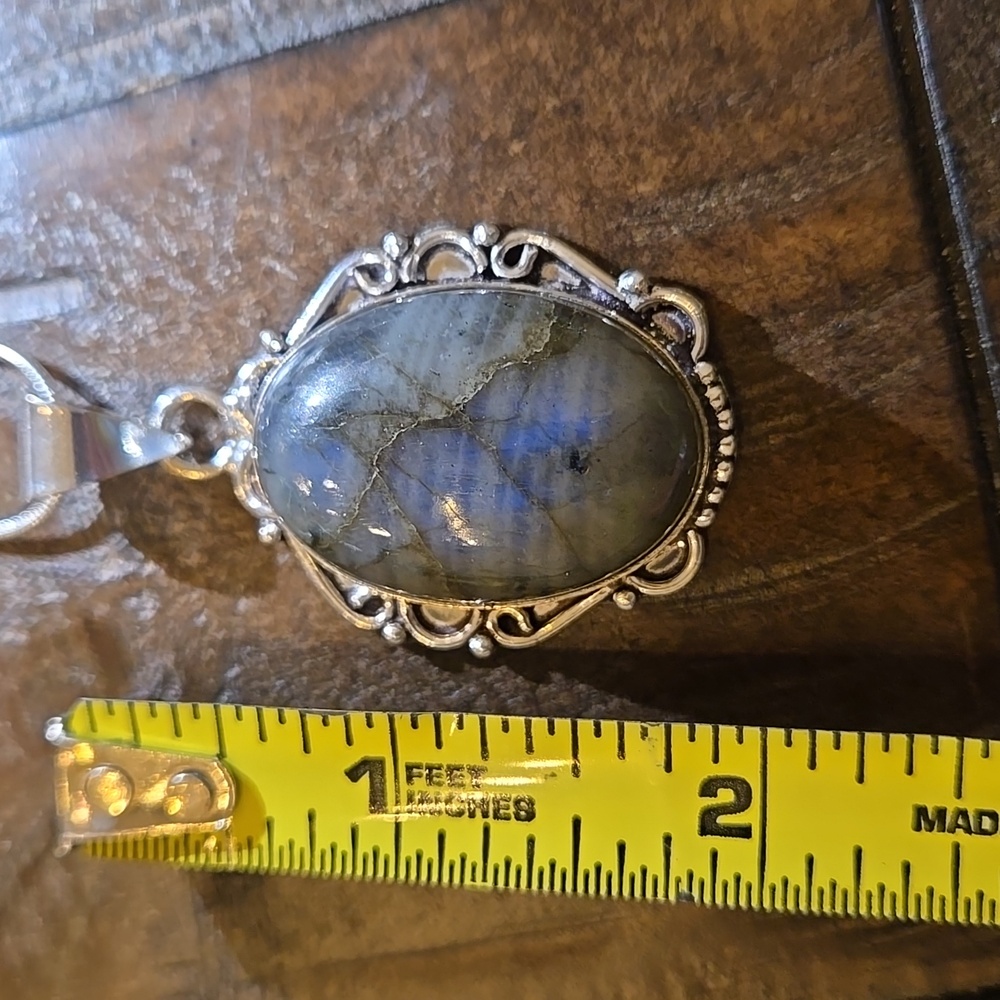 Labradorite Pendant - Picture 6 of 6